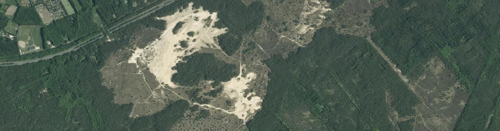 Luchtfoto van Verspreide huizen bosgebied Hulshorst