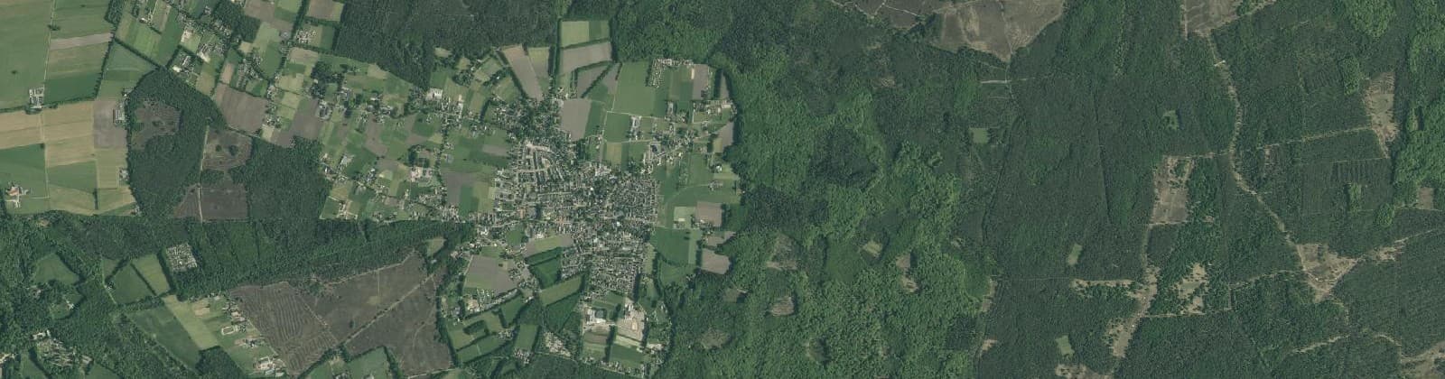 Luchtfoto van Verspreide huizen Elspeetse Bos