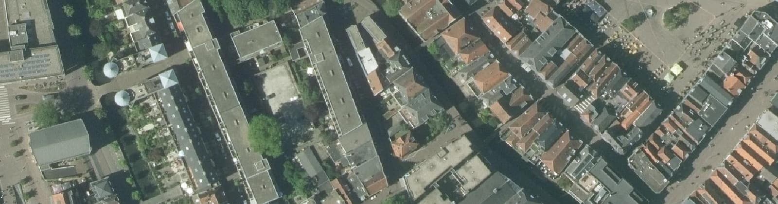 Luchtfoto van Lieve Vrouwekerkhof