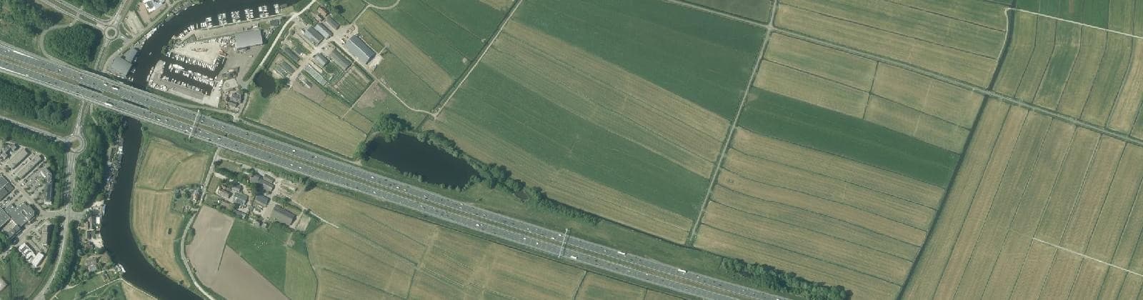 Luchtfoto van Eemland waaronder Eembrugge