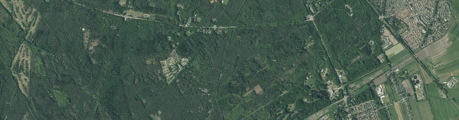 Luchtfoto van Verspreide huizen Baarn