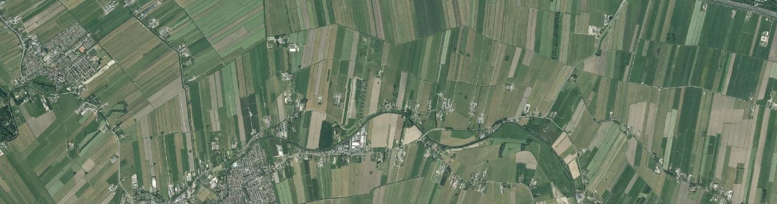 Luchtfoto van Verspreide huizen Mastwijk