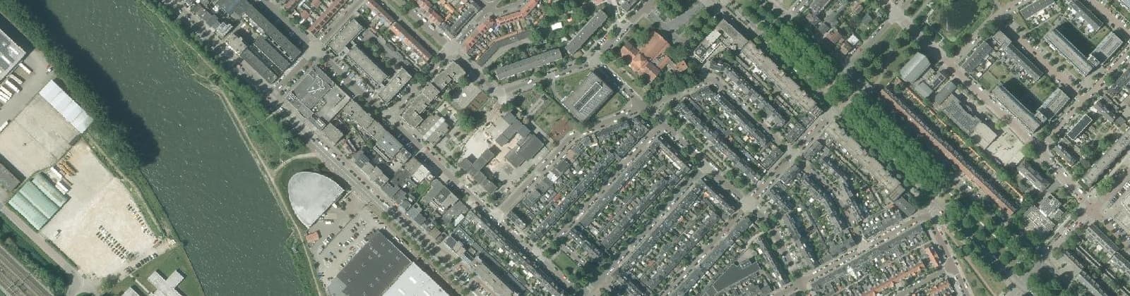 Luchtfoto van Prins Bernhardplein en omgeving
