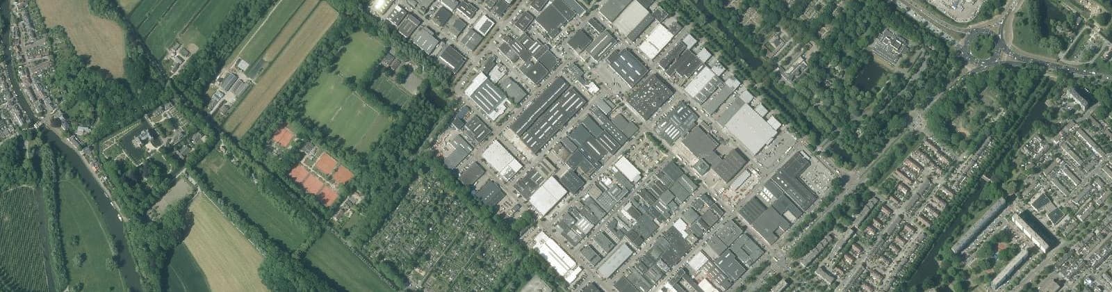 Luchtfoto van Bedrijventerrein en omgeving