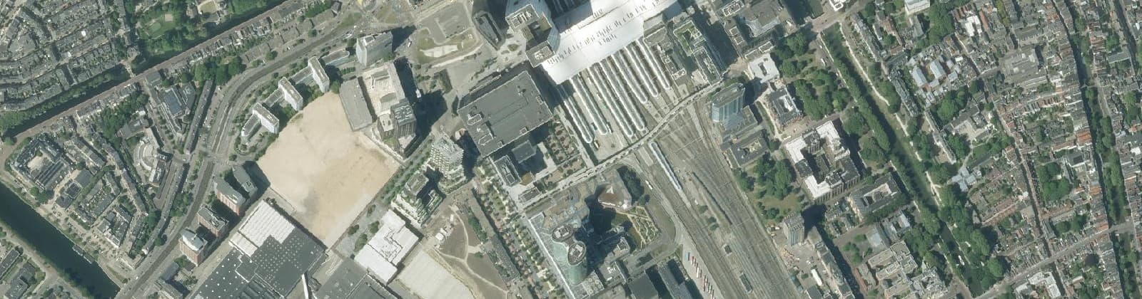 Luchtfoto van Hoog-Catharijne NS en Jaarbeurs