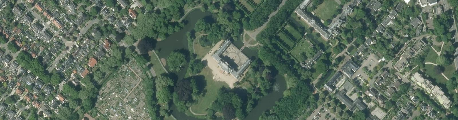 Luchtfoto van Het Slot e.o.