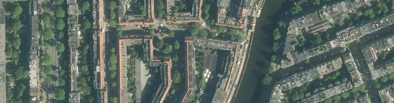 Luchtfoto van Paramariboplein e.o.