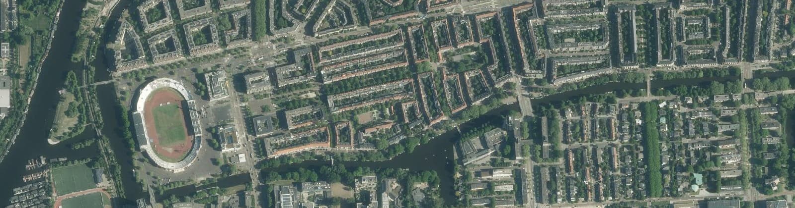 Luchtfoto van Van Tuyllbuurt