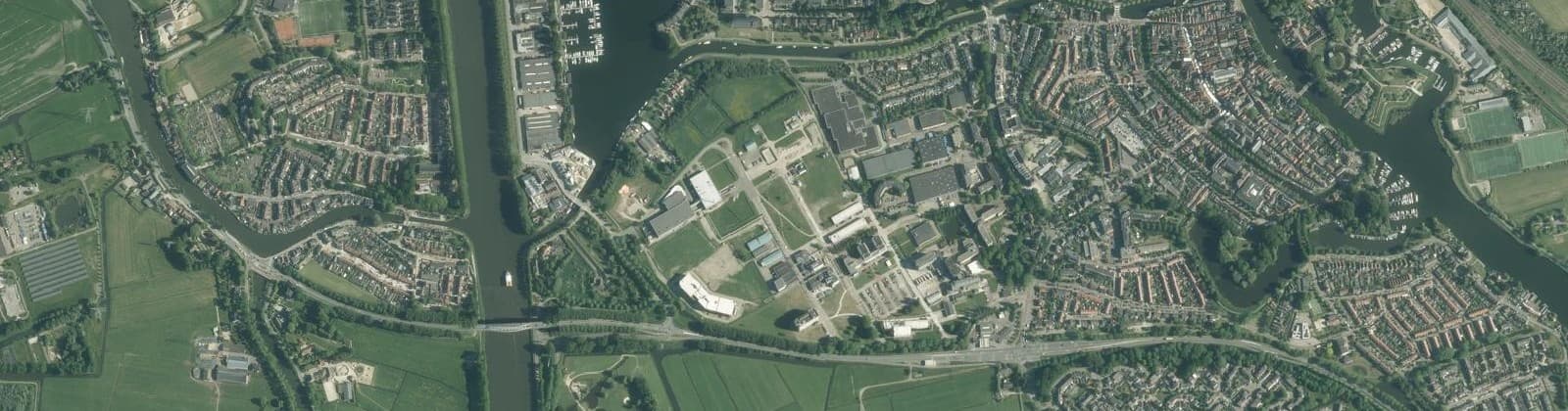 Luchtfoto van Bedrijventerrein Van Houten