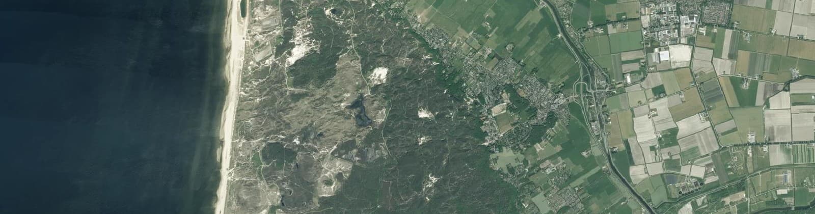 Luchtfoto van Schoorl met Bregtdorp