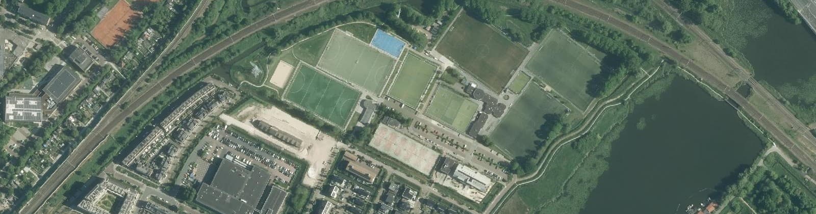 Luchtfoto van Sportpark De Diemen