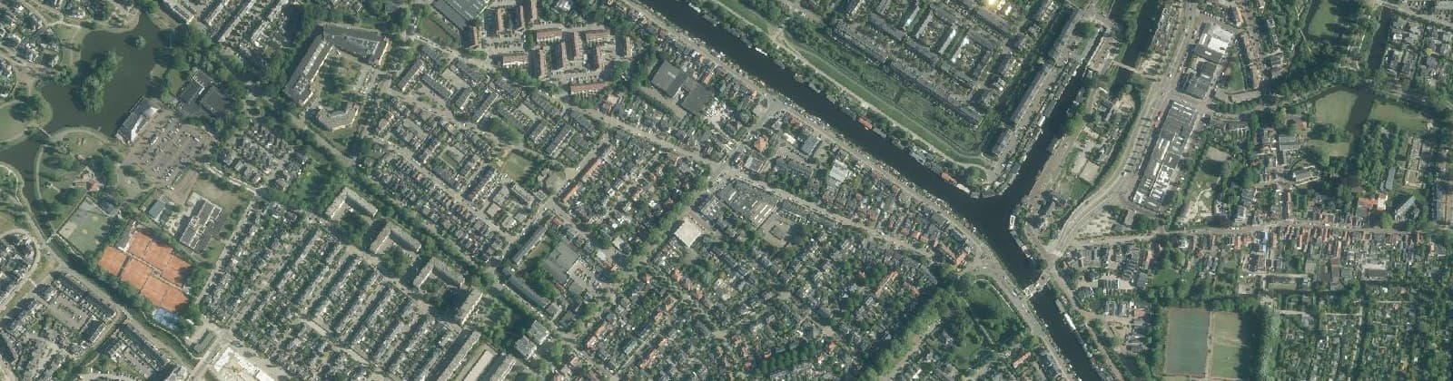 Luchtfoto van Badhoevedorp Dijk