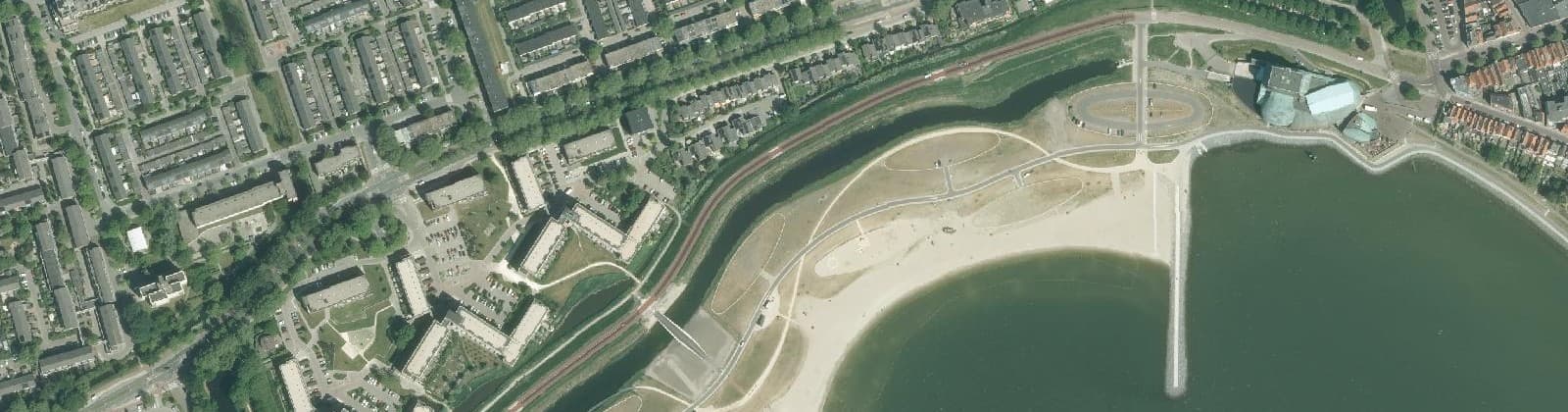 Luchtfoto van Grote Waal - Buurt 13 00