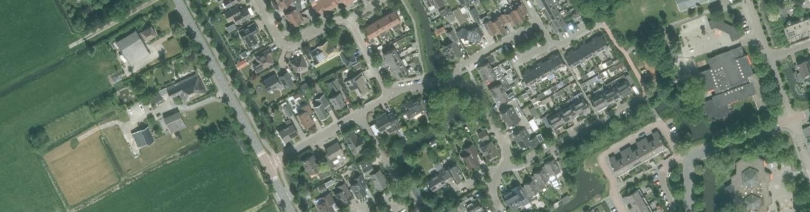 Luchtfoto van Weidebloem West