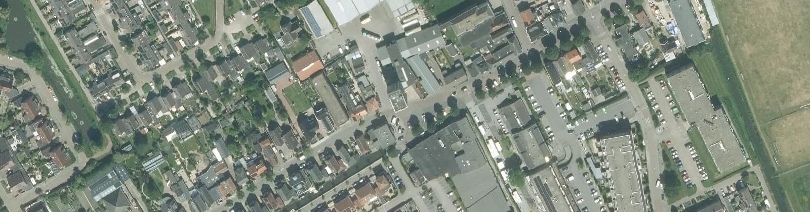 Luchtfoto van Opmeer Centrum
