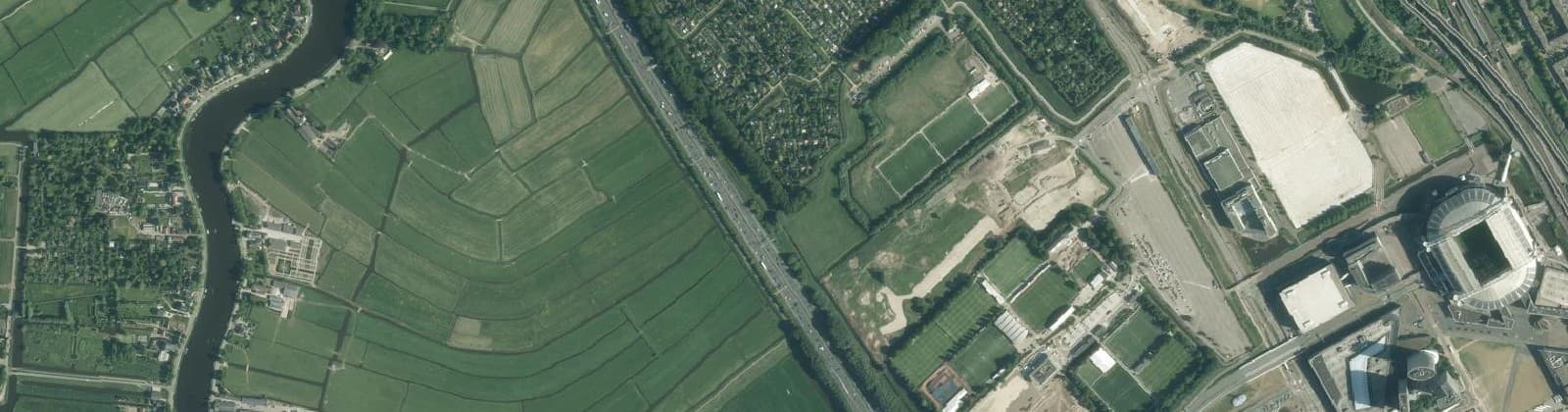 Luchtfoto van Verspr.h. in de Duivendrechtsche polder