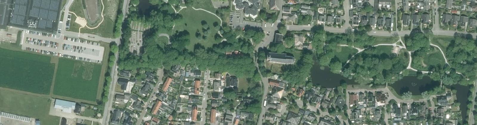 Luchtfoto van Warmenhuizen-Centrum