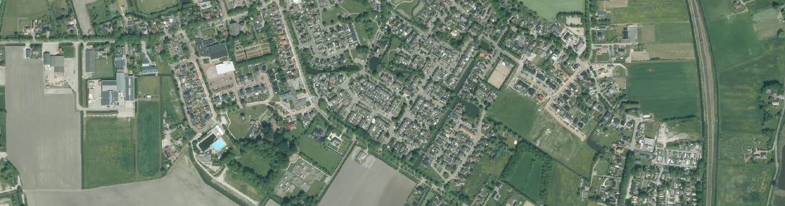 Luchtfoto van Waarland (woonkern)