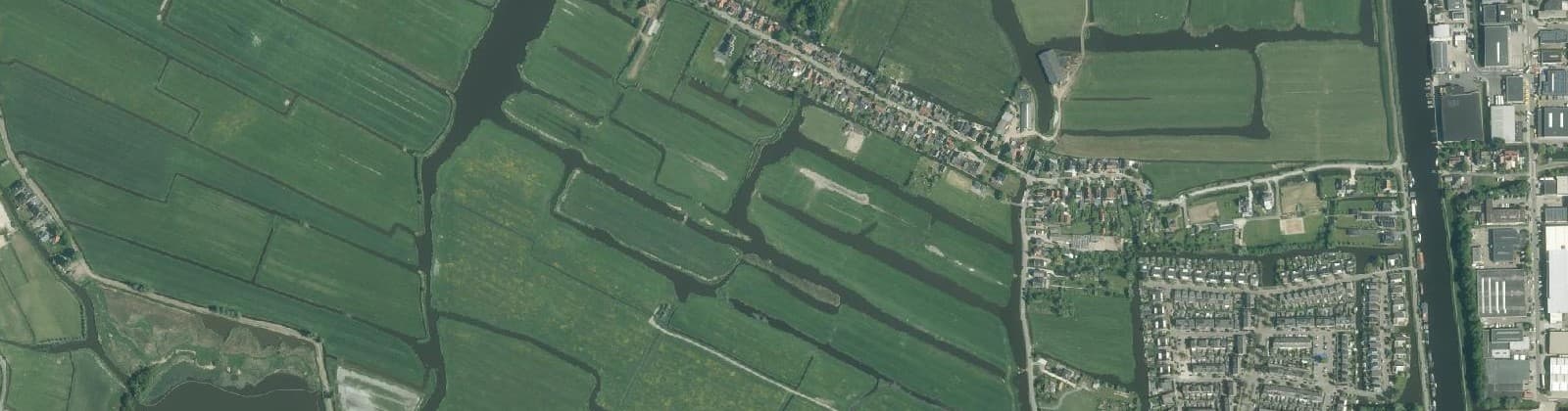 Luchtfoto van Krommeniedijk