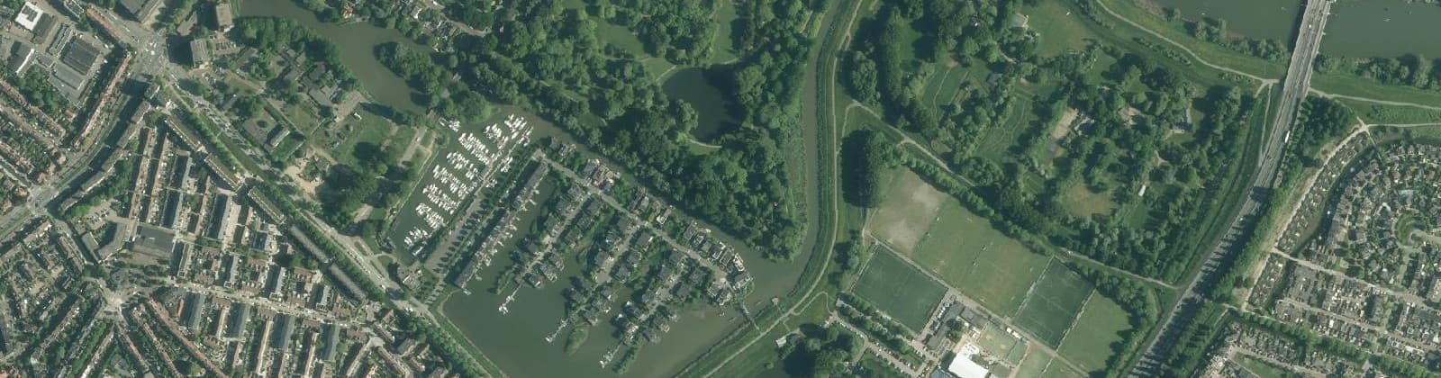 Luchtfoto van Wantijpark en omgeving