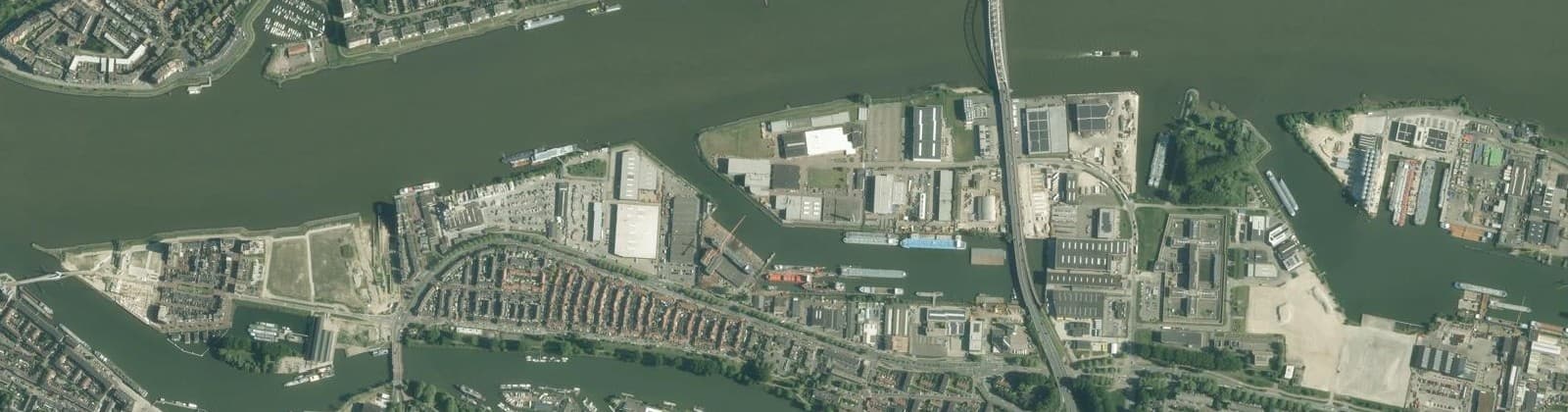 Luchtfoto van 1e Merwedehaven en omgeving