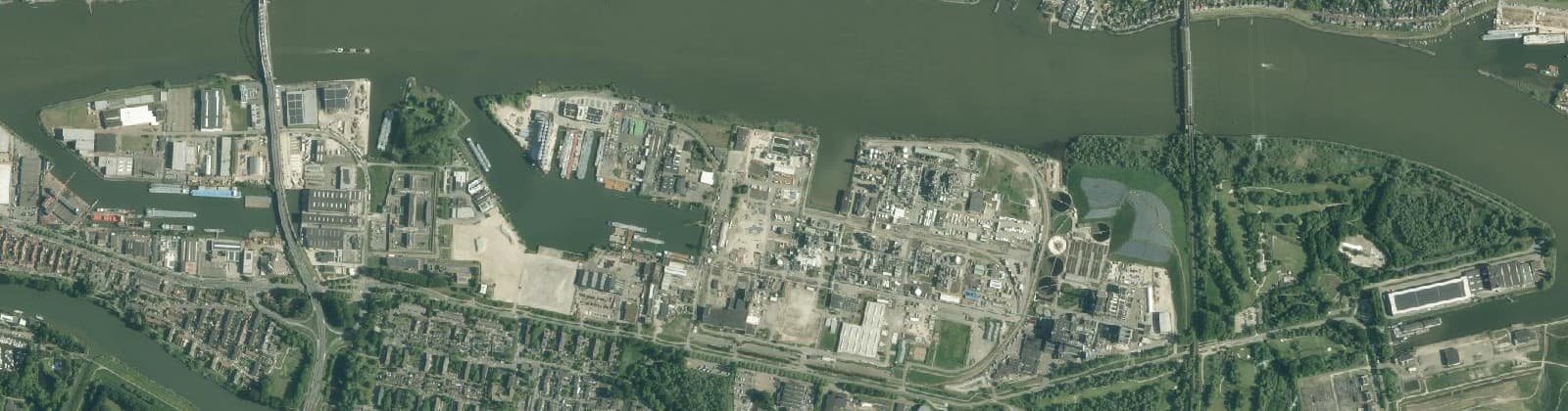 Luchtfoto van 2e Merwedehaven en omgeving