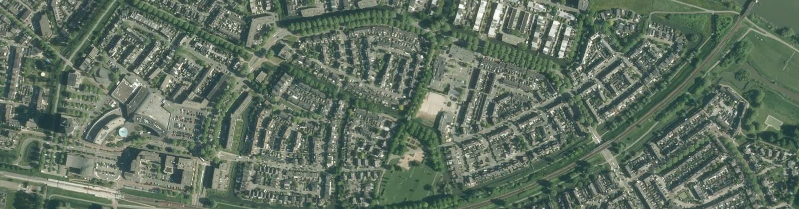 Luchtfoto van Van den Broek-erf en omgeving