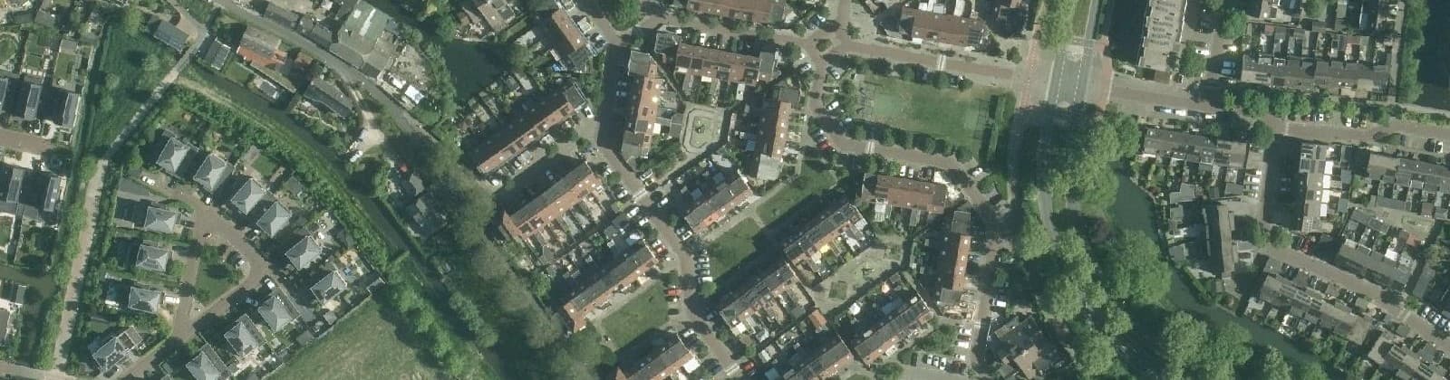 Luchtfoto van Suze Groeneweg-erf en omgeving