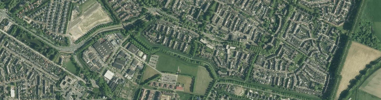 Luchtfoto van Joke Smit-erf en omgeving
