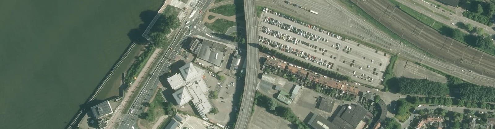Luchtfoto van Weeskinderendijk en Dokweg
