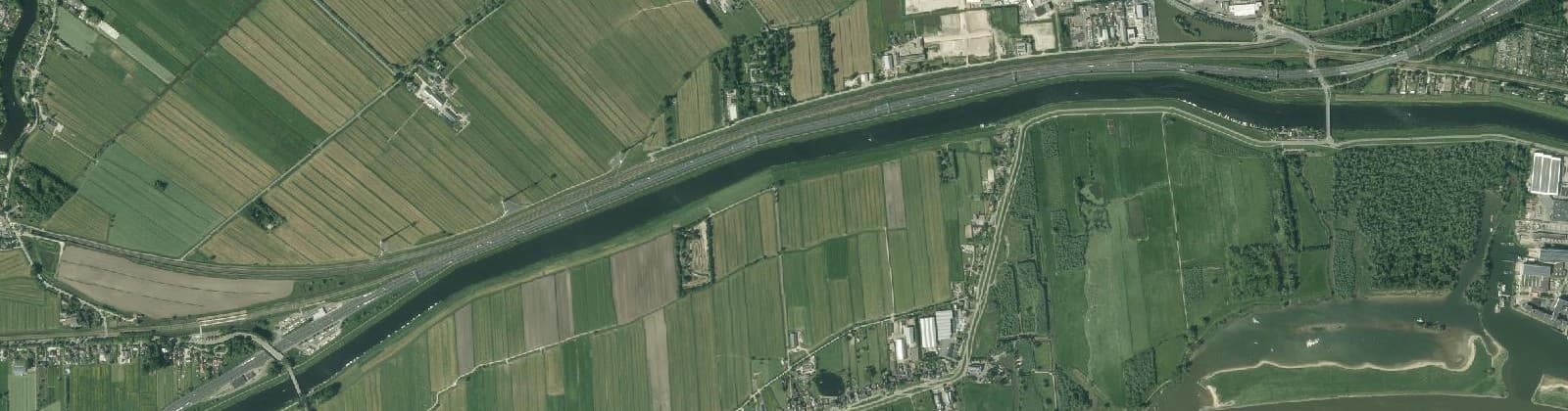 Luchtfoto van Tienmorgen rijksweg