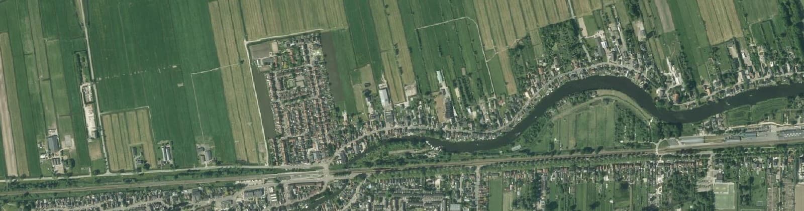 Luchtfoto van Giessendam Over 't Spoor