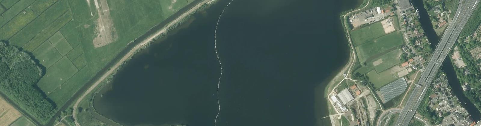 Luchtfoto van Valkenburgse Meer