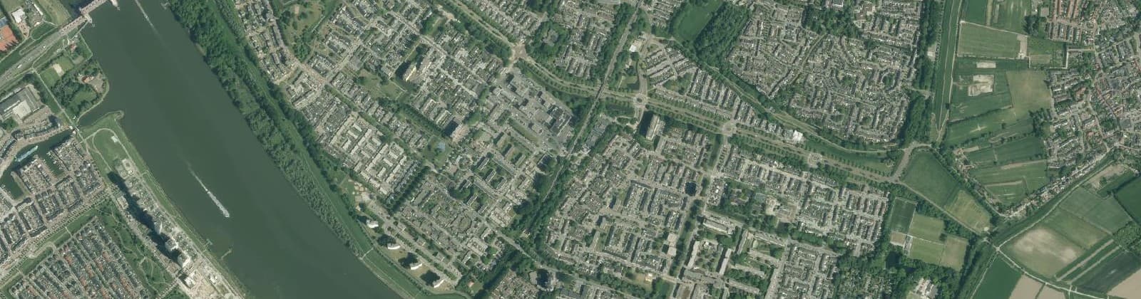 Luchtfoto van Hoogvliet Zuid