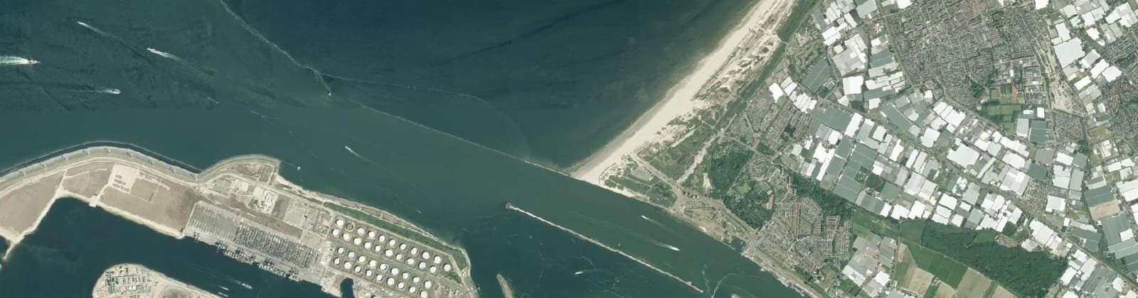 Luchtfoto van Strand en Duin