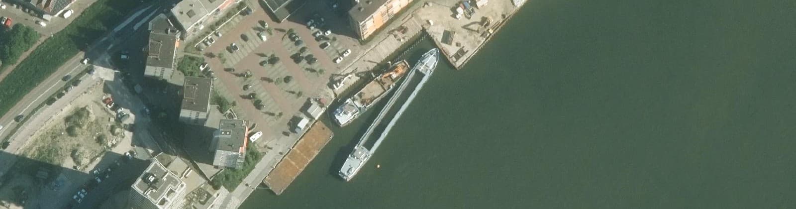 Luchtfoto van Veerplein - De Werf