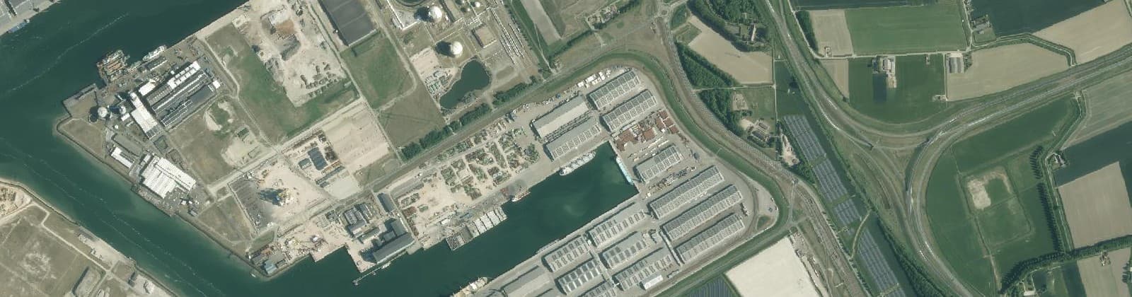Luchtfoto van Havengebied Sloe Nieuwdorp