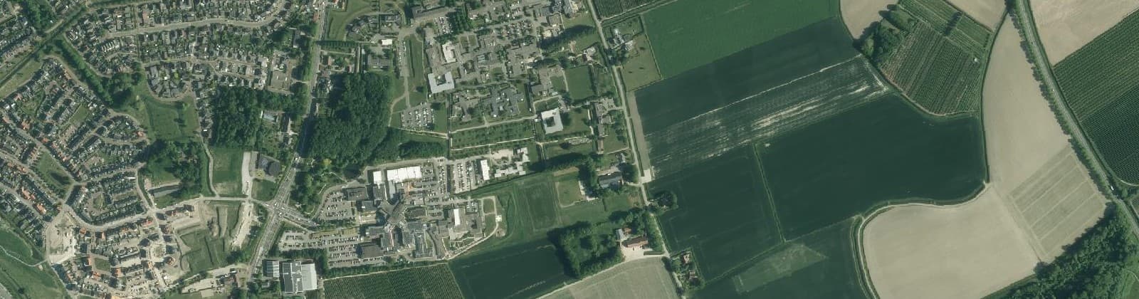 Luchtfoto van Verspreide huizen in het Zuiden