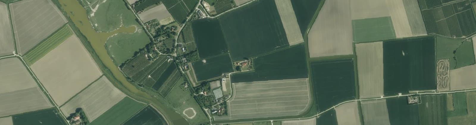 Luchtfoto van Verspreide huizen Kattendijke