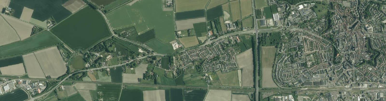 Luchtfoto van 's-Heer-Hendrikskinderen