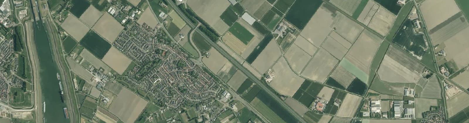 Luchtfoto van Verspreide huizen Kruiningen
