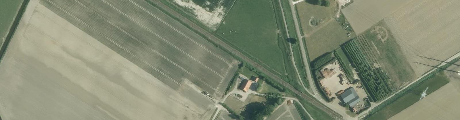 Luchtfoto van Verspreide huizen Oostdijk
