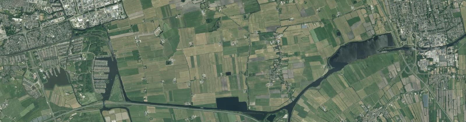 Luchtfoto van Verspreide huizen Suwâld