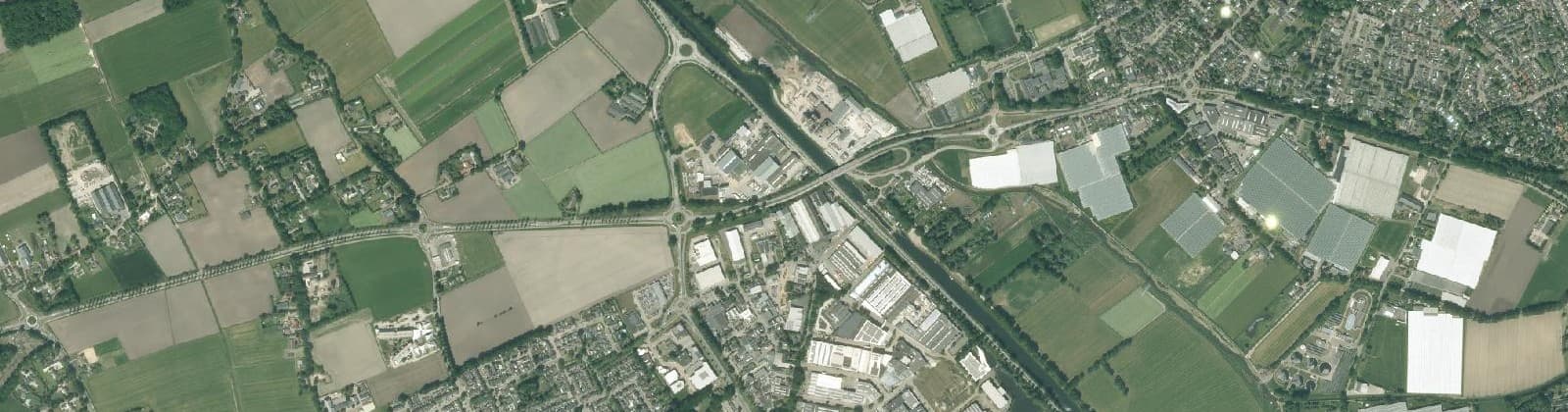Luchtfoto van Verspreide huizen Asten west