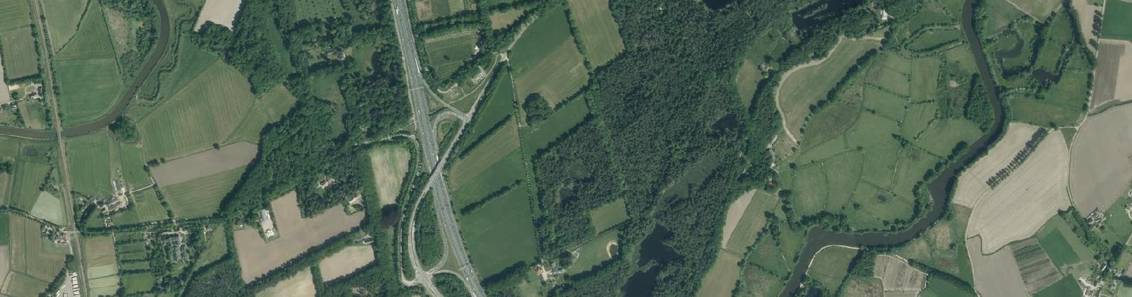 Luchtfoto van Verspreide huizen Hal en Heult