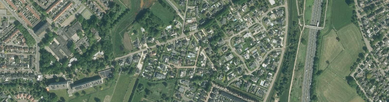 Luchtfoto van Nieuw Wolfslaar