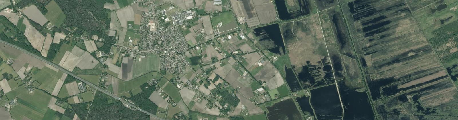 Luchtfoto van Verspreide woningen bij Liessel