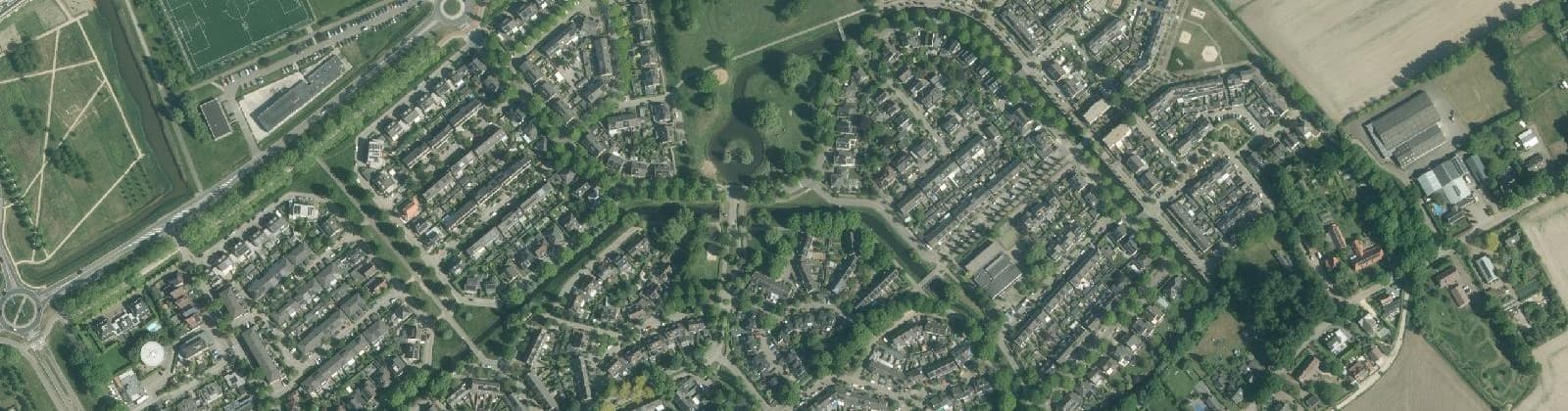 Luchtfoto van De Overlaet oost