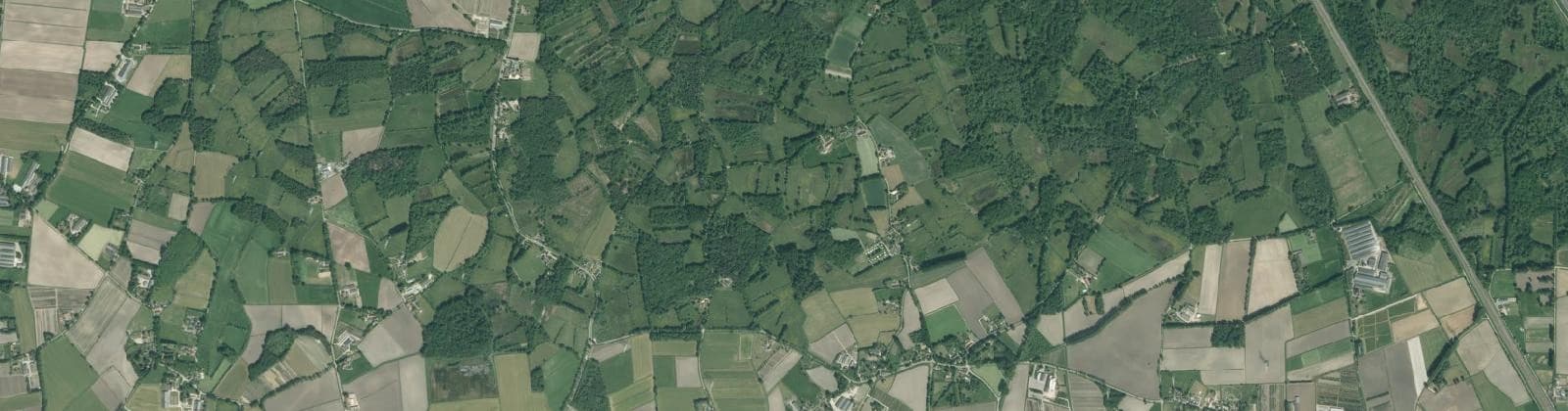 Luchtfoto van Verspreide huizen Noord en De Mortelen