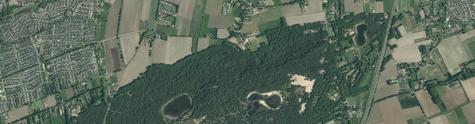 Luchtfoto van Koolwijk en Bossen